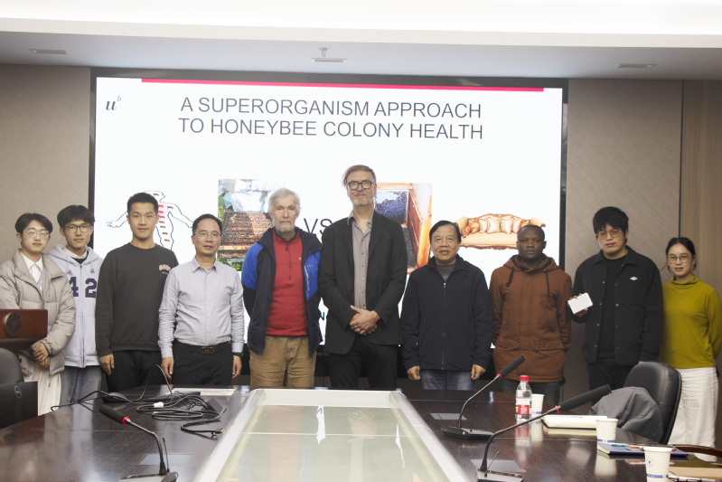 “社会性昆虫群体健康的超有机体策略”学术报告会举行