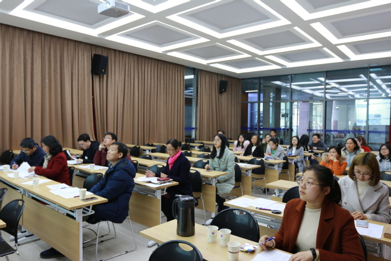 我院顺利举行2018届优秀毕业研究生评选答辩会