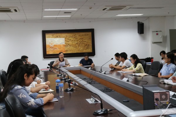 学院召开研究生社会实践总结交流会