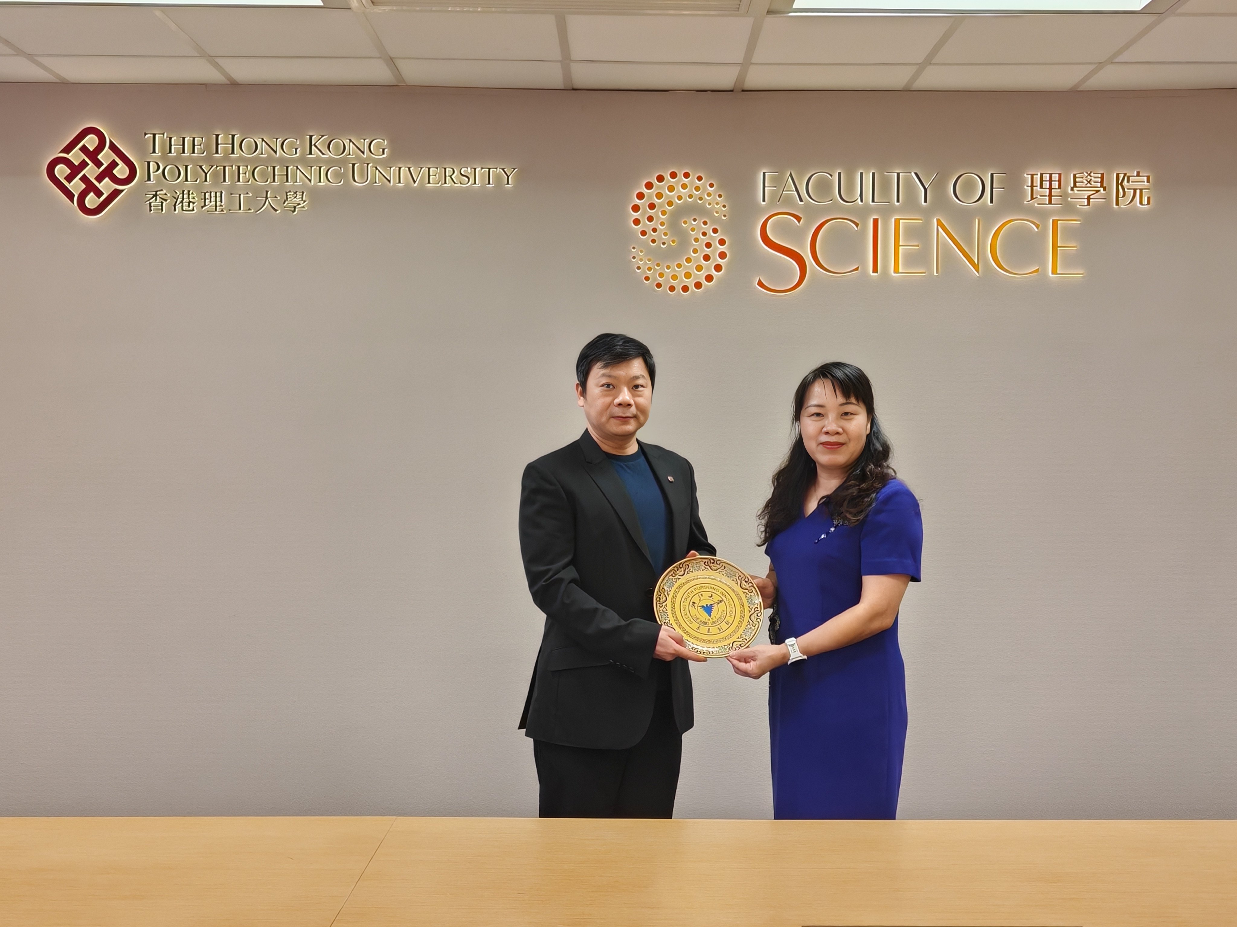 学院代表团访问香港和新加坡知名高校