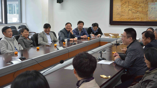 学院机关举办欢送迎新暨集体生日会