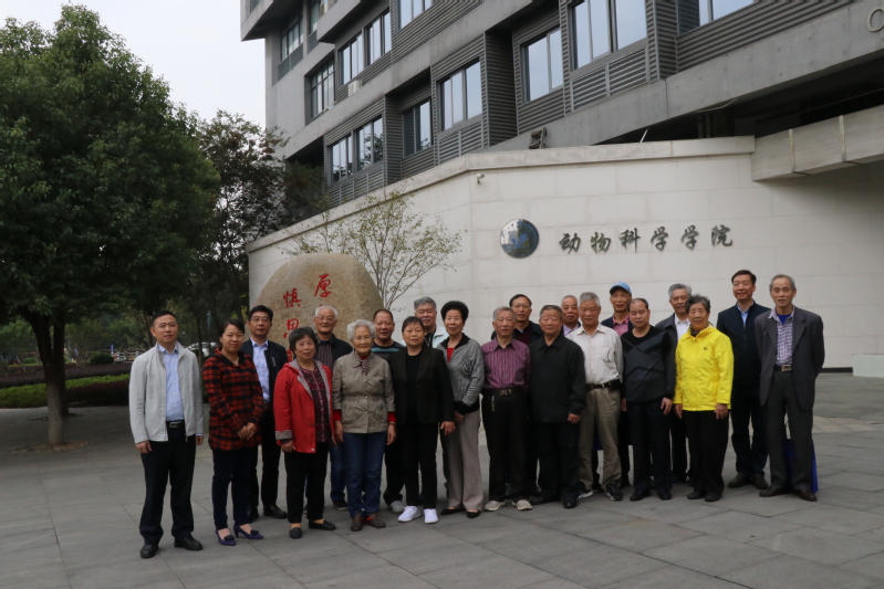 再聚首  话同窗情  祝福母校明天 ——动科院畜牧64-1班校友毕业五十周年同学会