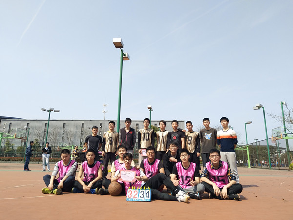 篮球的狂欢还会继续――记动科文化节系列活动之“动科杯”篮球赛