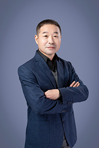 朱华