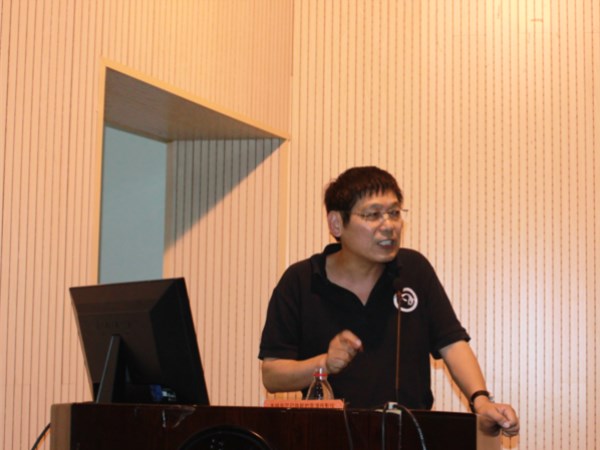 学院召开教职员工大会，通报情况，部署暑假及下学期工作