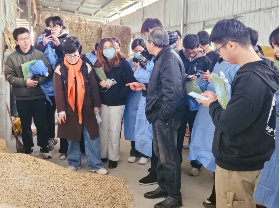 走出方寸课堂，步入鲜活牧场  ——记《Animal Welfare》课程之湖州羊场实地福利评估