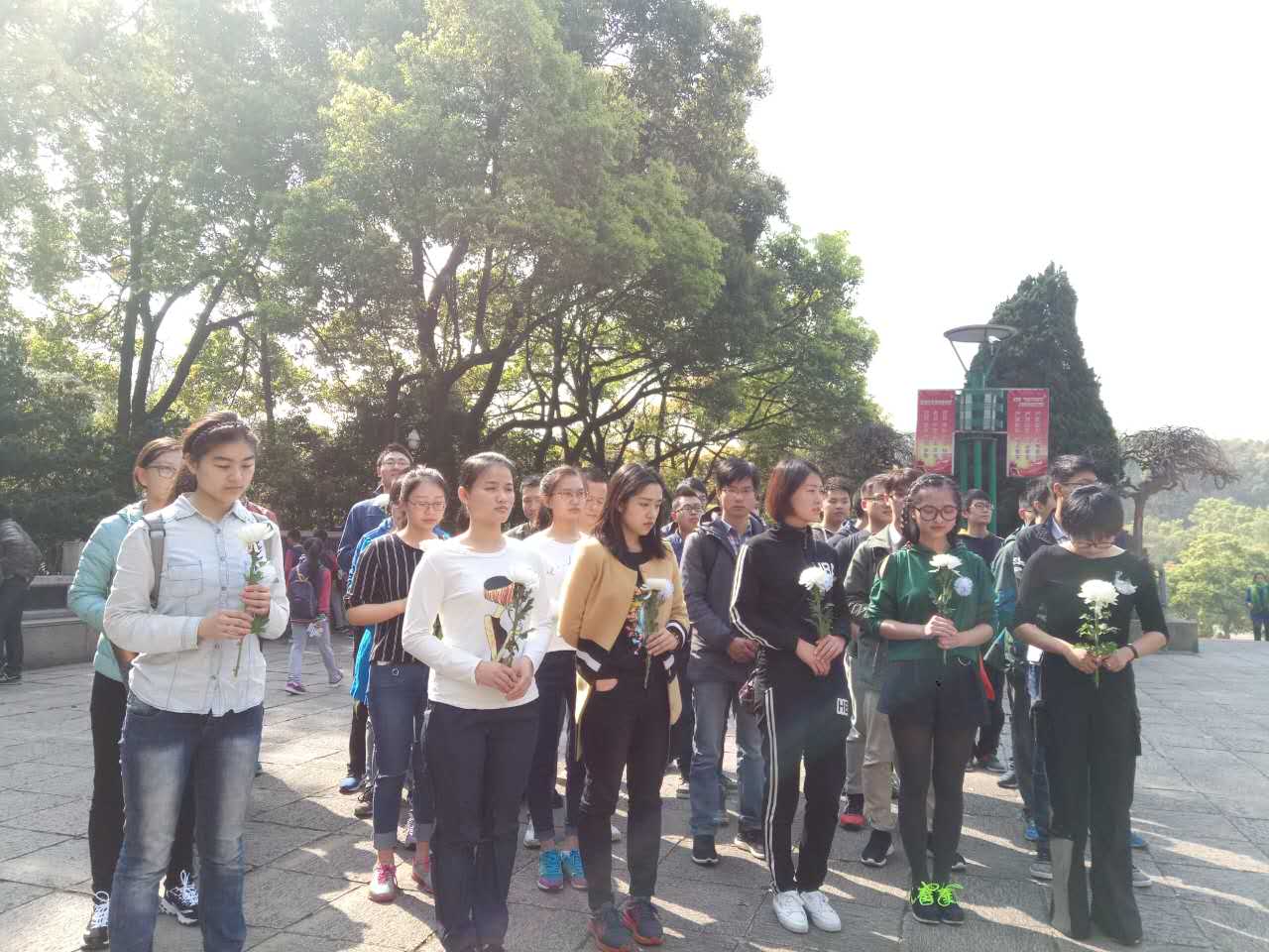 缅怀先烈追忆往昔，纪念西迁脚步不停