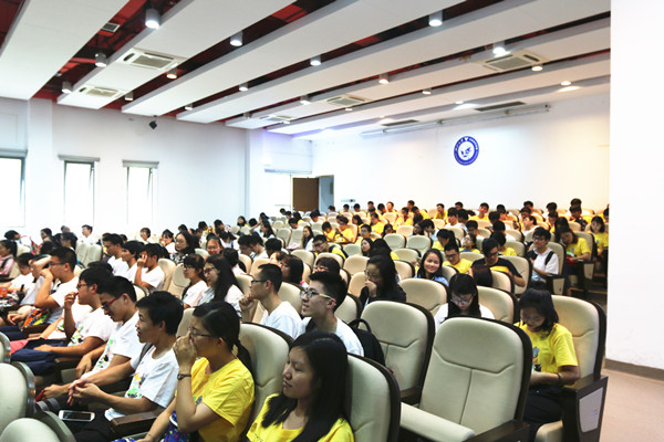 学院低年级迎新大会圆满举行