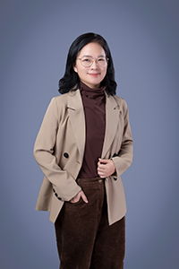 杨明英