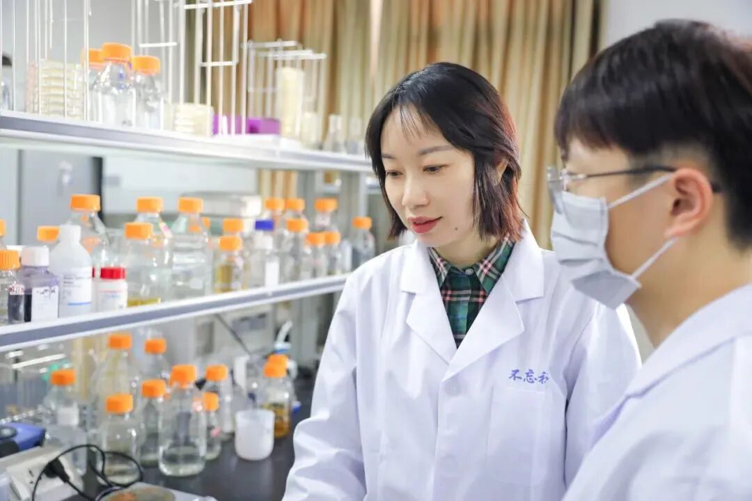 喜报!祝贺我院校友傅玲琳荣获全国三八红旗手标兵称号!