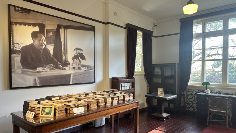 溯法治之源 铸信仰之基 ——动物科学学院第四十三期预备党员培训班赴五四宪法历史资料陈列馆开展现场教学